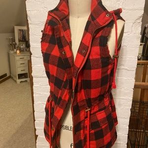 Plaid hooded vest - small